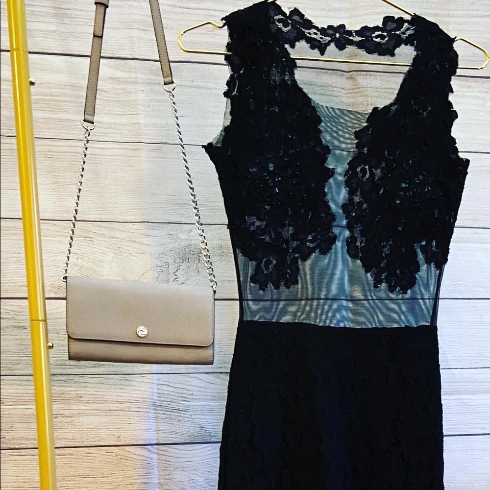 Dress - Picture 10 of 10